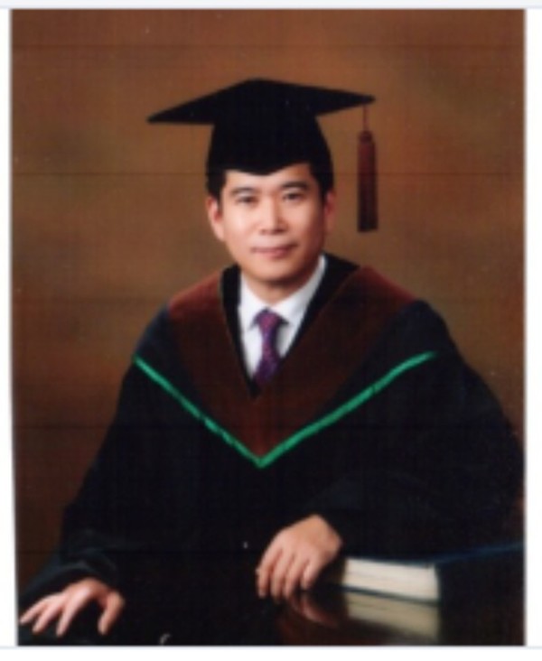 단국대학교 행정학 박사, SH은행 지점장,특수경매물건론 교과 교수